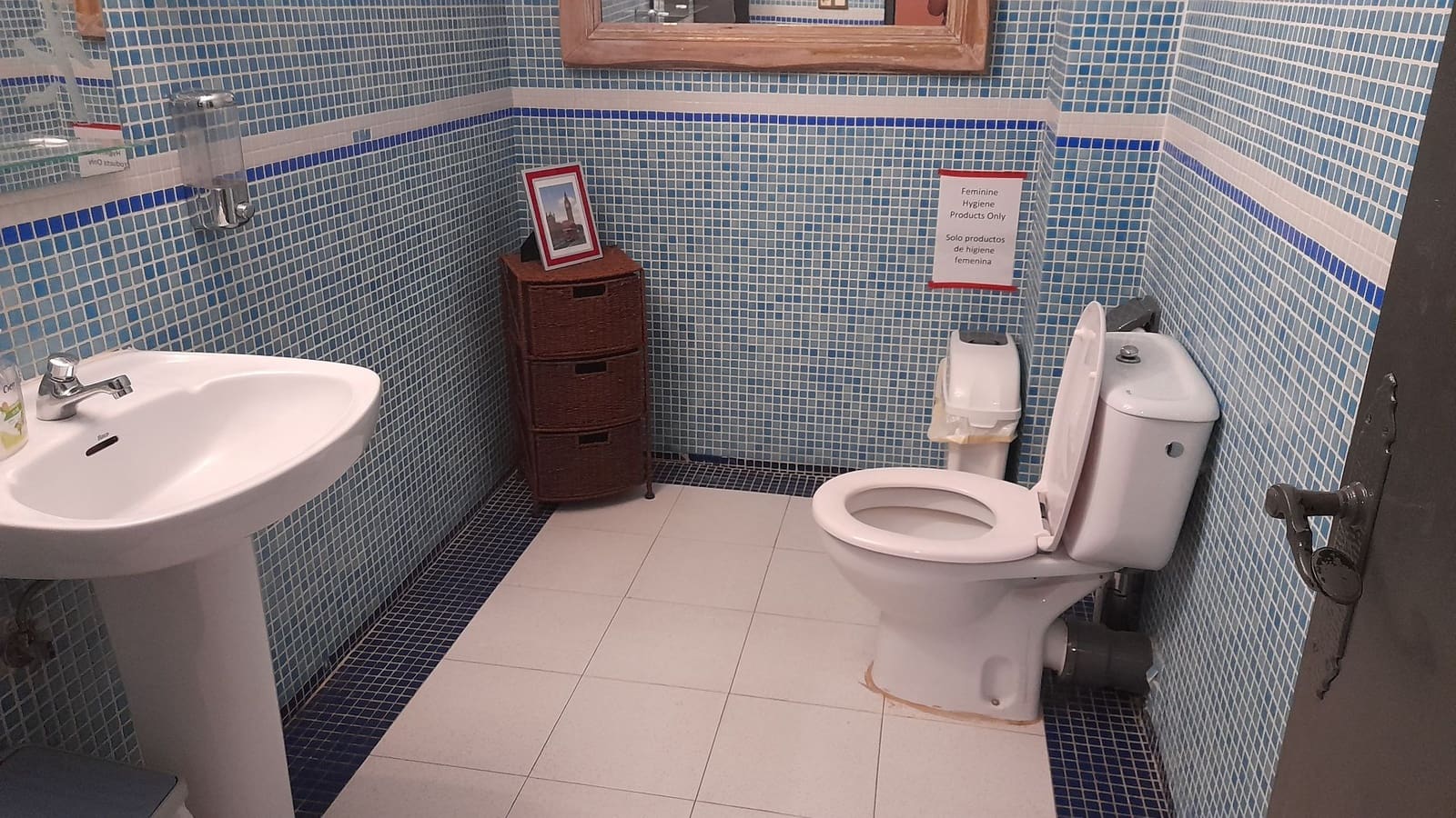 Commercial for sale in Mojacar - € 179,950 (Ref: 7646771)