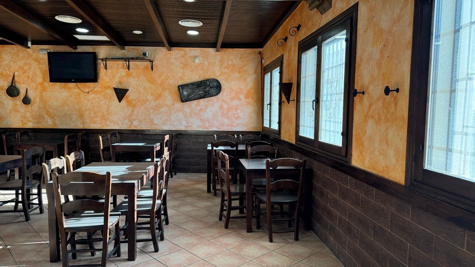 Kommersiell til salgs i Los Gallardos - € 200 000 (Ref: 8969863)