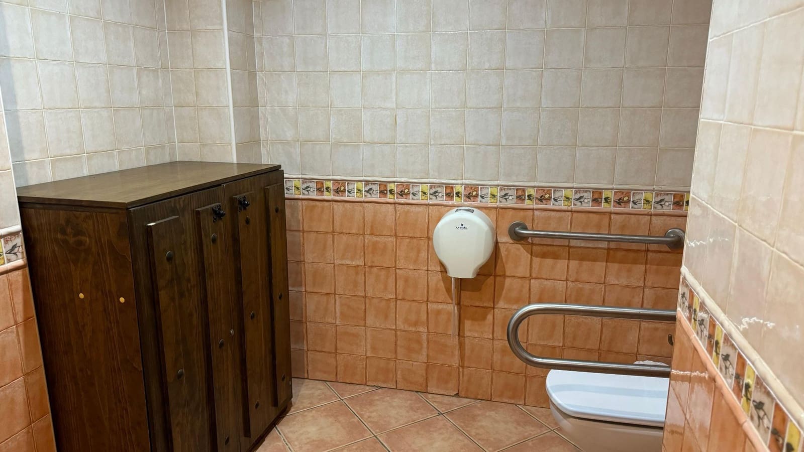 Kommersiell til salgs i Los Gallardos - € 200 000 (Ref: 8969863)