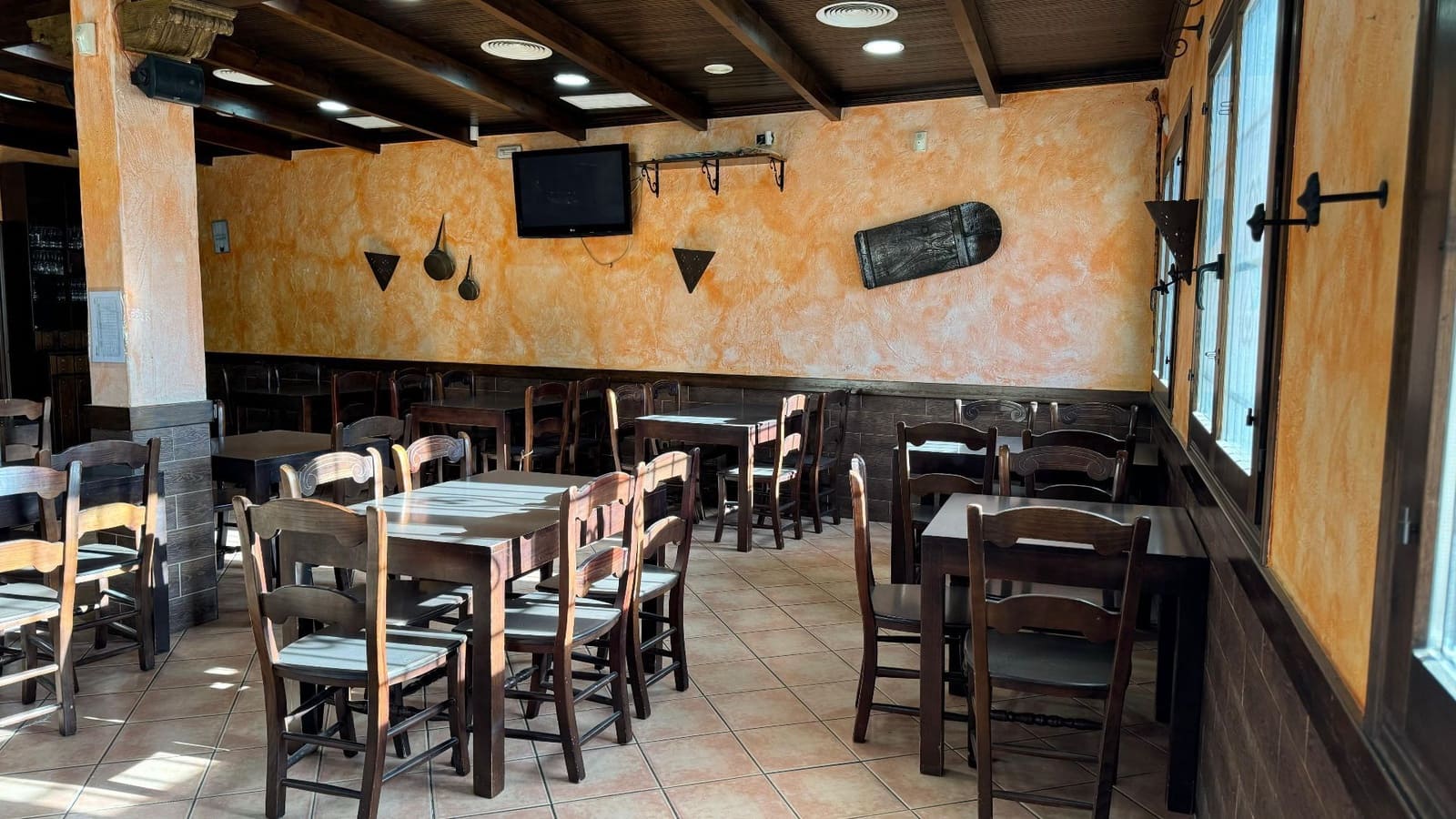 Kommersiell til salgs i Los Gallardos - € 200 000 (Ref: 8969863)