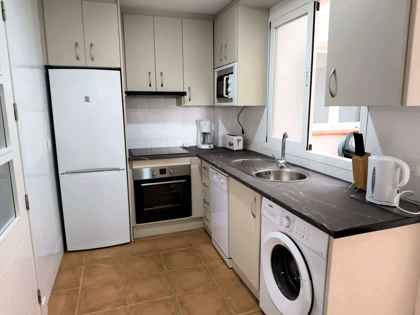 2 bedroom Apartment for sale in Mojacar with garage - € 249,950 (Ref: 9294152)