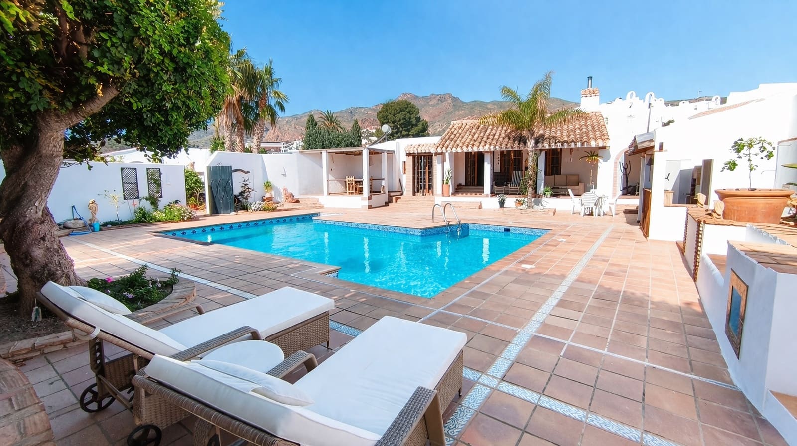 5 makuuhuone Huvila myytävänä paikassa Mojacar mukana uima-altaan 
autotalli - 825 000 € (Ref: 9737872)