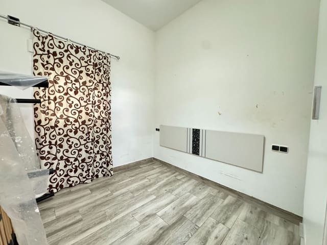 3 sypialnia Komercyjne na sprzedaż w Urbanización Santa Rosa, Torrox - 180 000 € (Ref: 10025098)