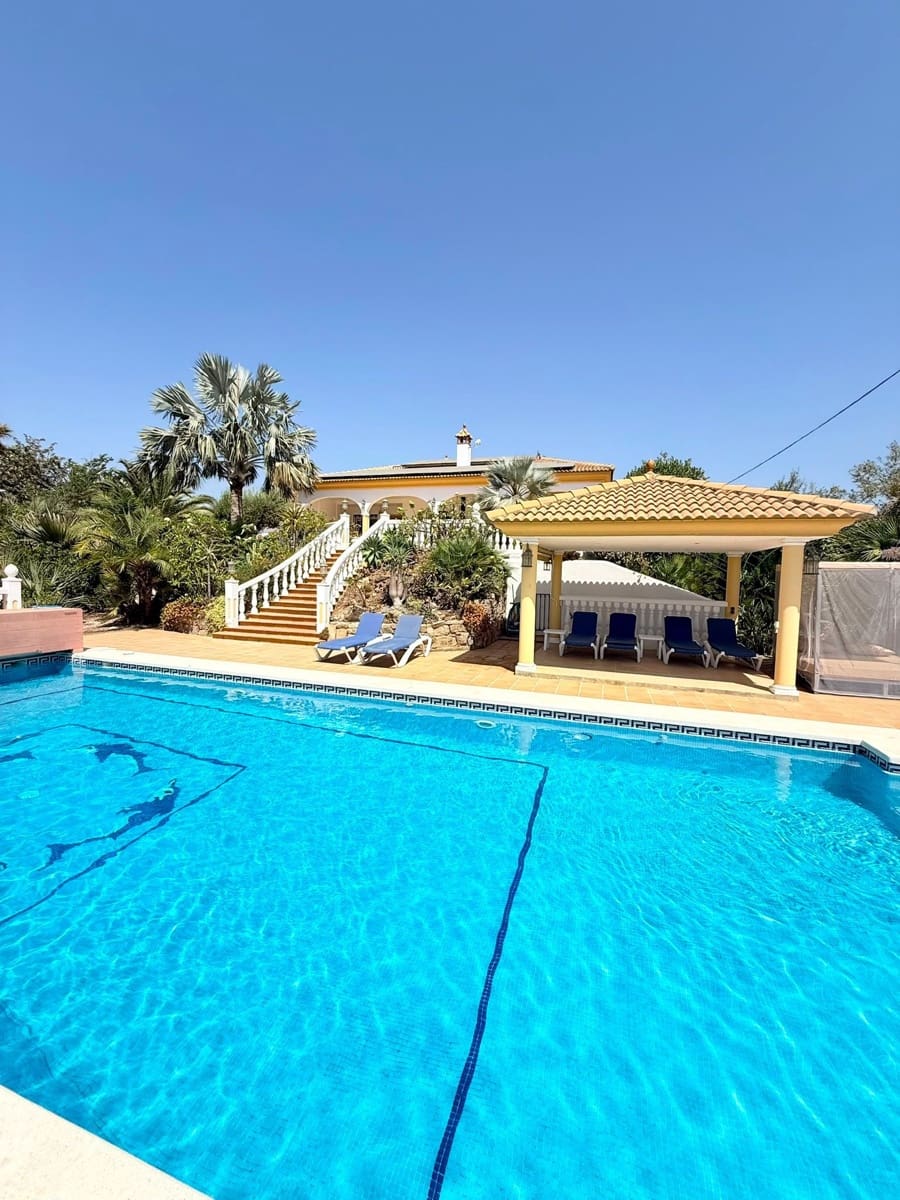 4 chambre Villa/Maison à vendre à Velez-Malaga avec garage - 795 000 € (Ref: 10025099)