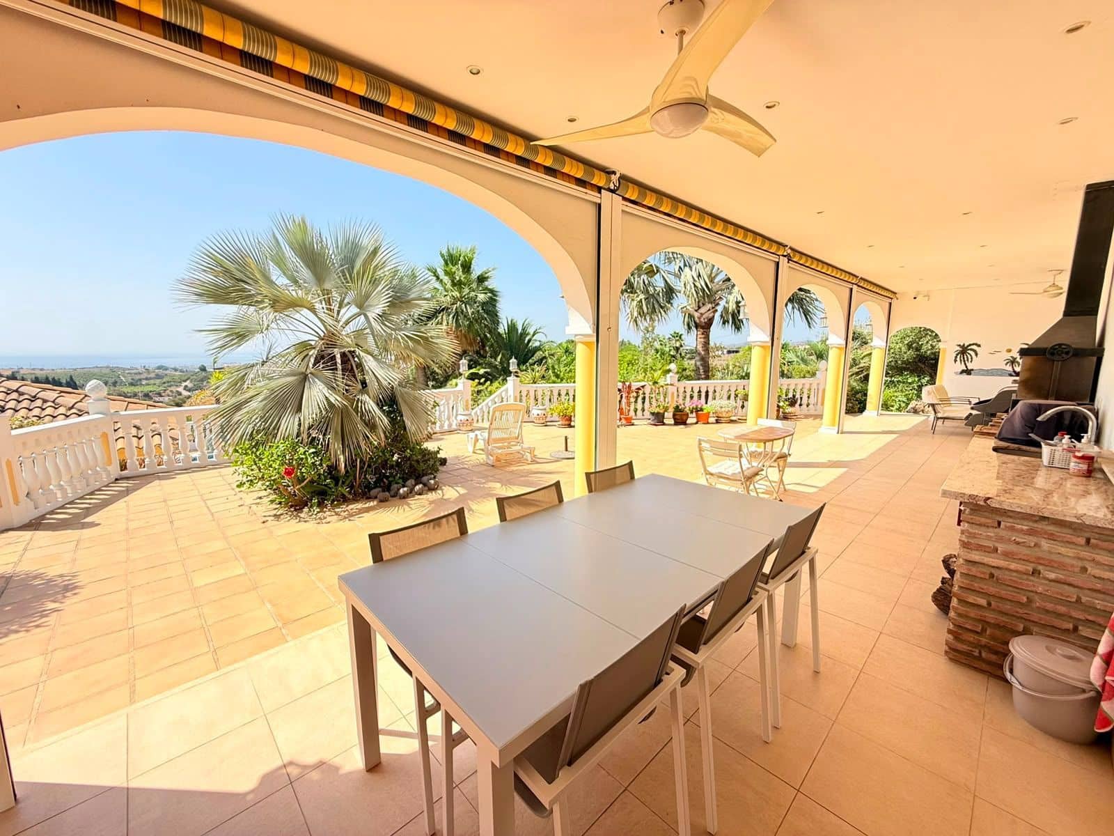 4 chambre Villa/Maison à vendre à Velez-Malaga avec garage - 795 000 € (Ref: 10025099)