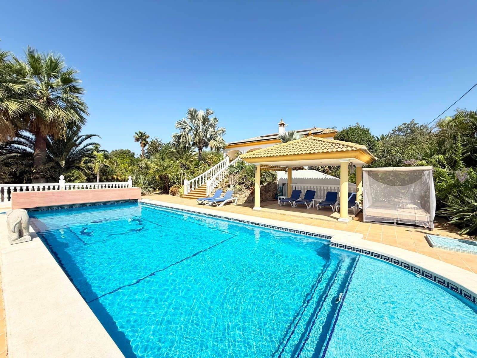 4 chambre Villa/Maison à vendre à Velez-Malaga avec garage - 795 000 € (Ref: 10025099)