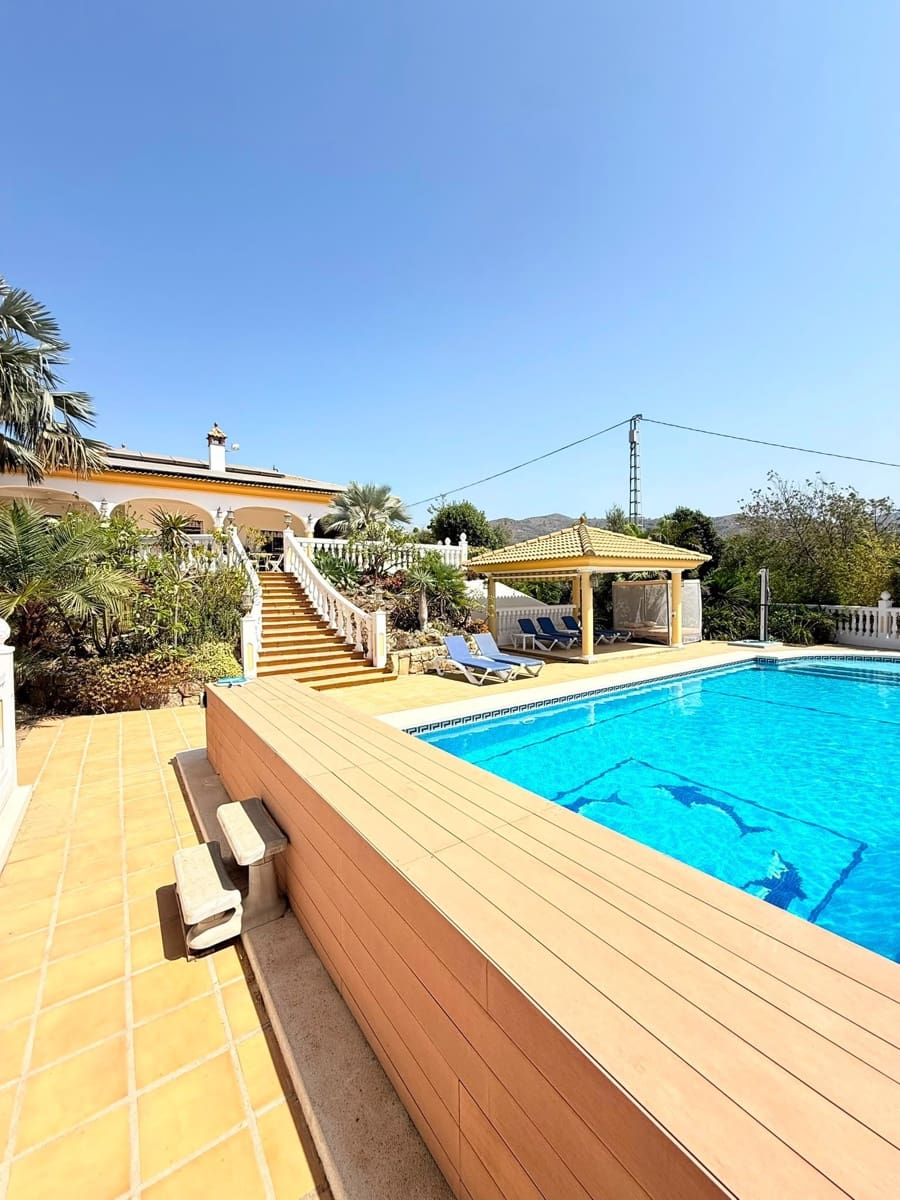 4 chambre Villa/Maison à vendre à Velez-Malaga avec garage - 795 000 € (Ref: 10025099)