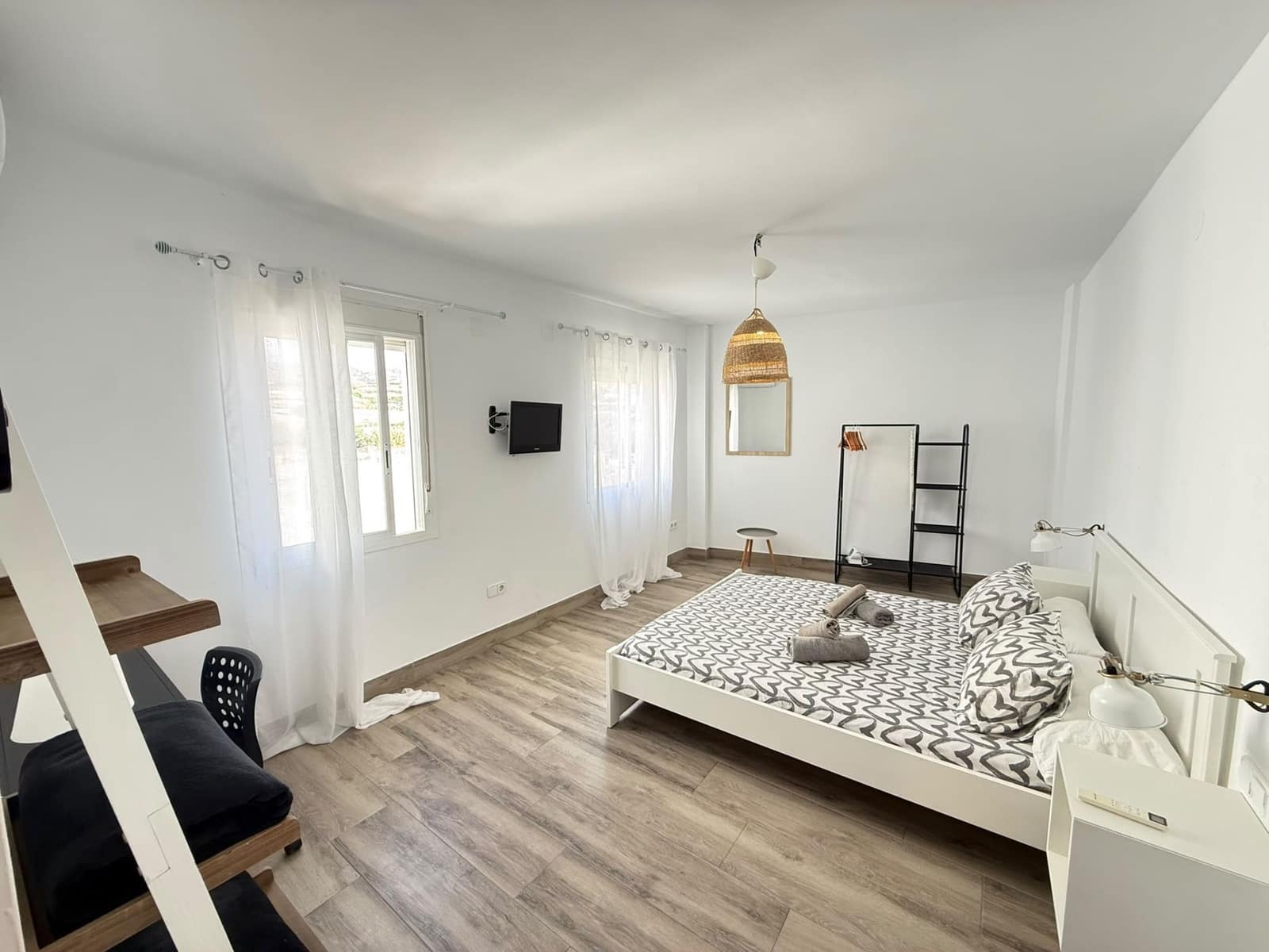 2 bedroom Flat for sale in Torrox-Costa with garage - € 230,000 (Ref: 10088857)