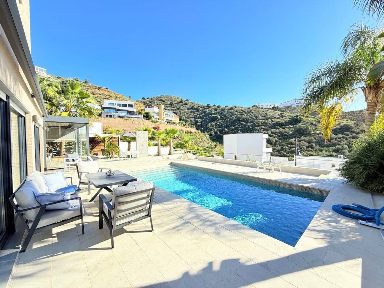 5 chambre Villa/Maison à vendre à Torrox-Costa avec piscine garage - 950 000 € (Ref: 10108929)