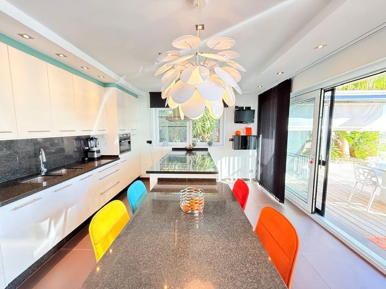 5 chambre Villa/Maison à vendre à Torrox-Costa avec piscine garage - 950 000 € (Ref: 10108929)