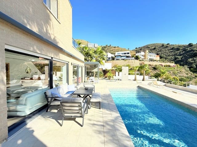 5 chambre Villa/Maison à vendre à El Peñoncillo, Torrox avec piscine garage - 950 000 € (Ref: 10108929)
