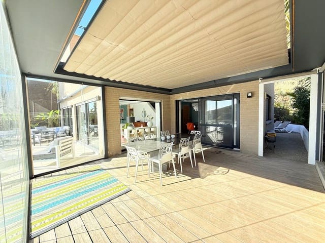 5 chambre Villa/Maison à vendre à El Peñoncillo, Torrox avec piscine garage - 950 000 € (Ref: 10108929)