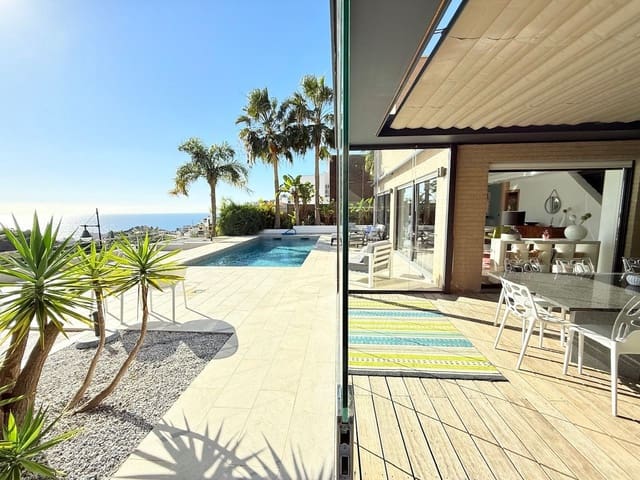 5 chambre Villa/Maison à vendre à El Peñoncillo, Torrox avec piscine garage - 950 000 € (Ref: 10108929)