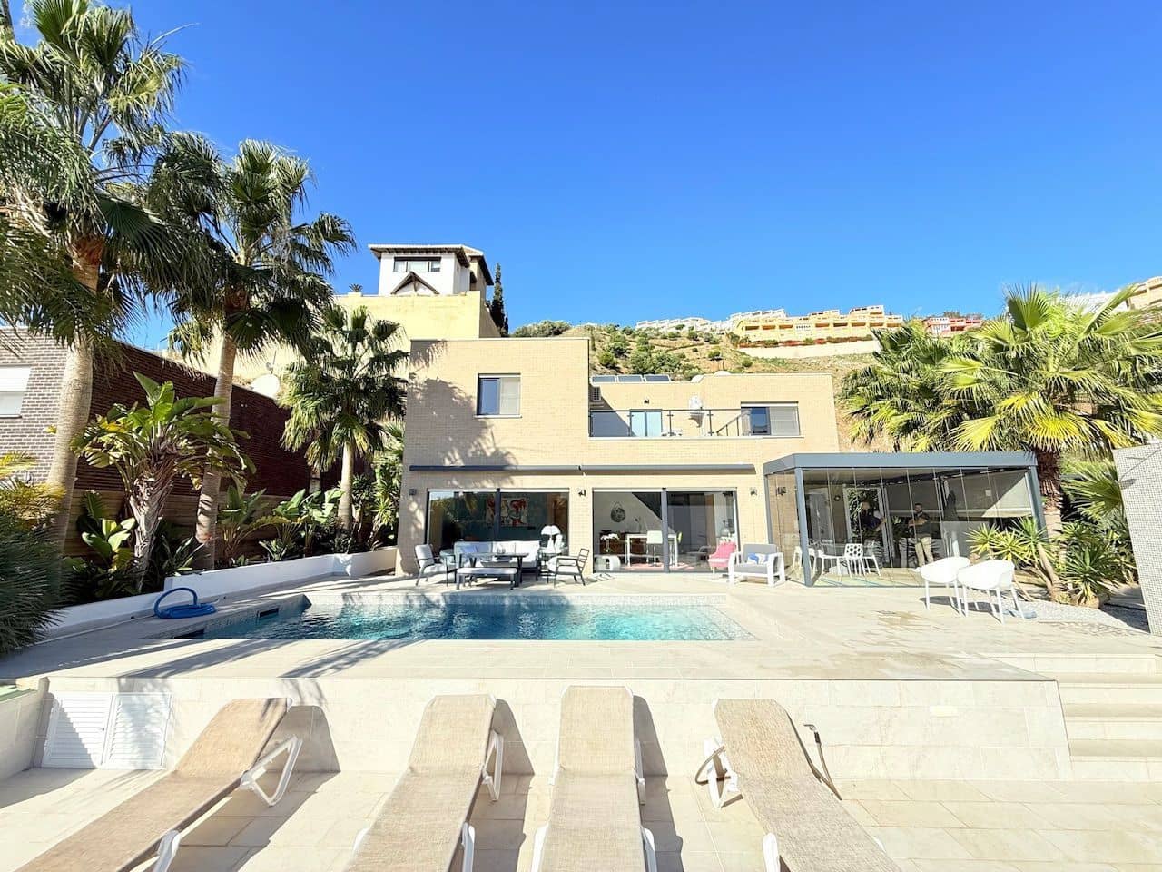 5 chambre Villa/Maison à vendre à Torrox-Costa avec piscine garage - 950 000 € (Ref: 10108929)