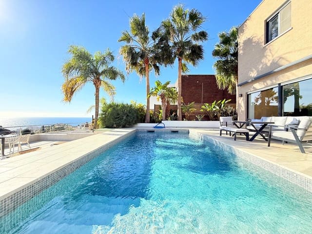 5 chambre Villa/Maison à vendre à El Peñoncillo, Torrox avec piscine garage - 950 000 € (Ref: 10108929)
