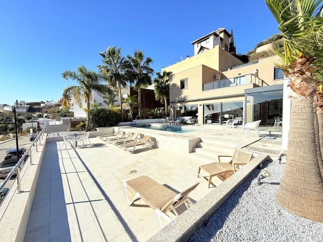 5 chambre Villa/Maison à vendre à El Peñoncillo, Torrox avec piscine garage - 950 000 € (Ref: 10108929)