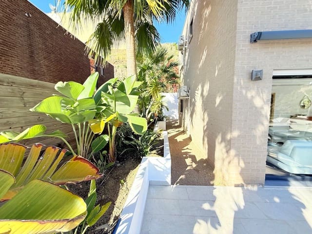 5 chambre Villa/Maison à vendre à El Peñoncillo, Torrox avec piscine garage - 950 000 € (Ref: 10108929)