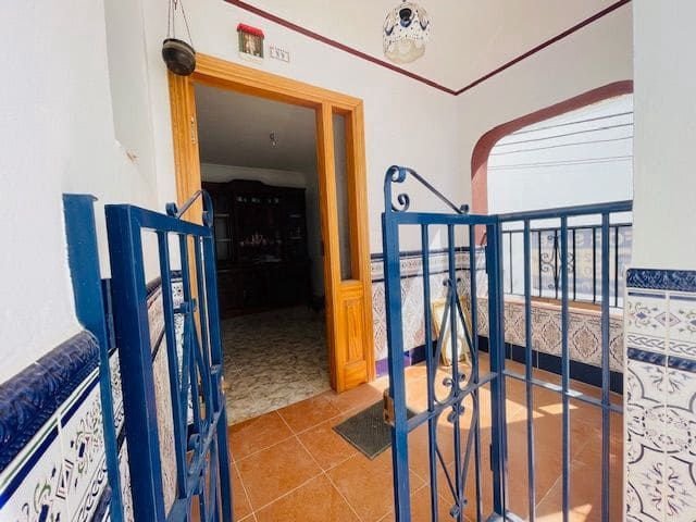 4 bedroom Townhouse for sale in Cómpeta - € 144,900 (Ref: 10118758)