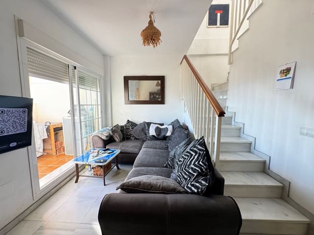 2 makuuhuone Omakotitalo myytävänä paikassa Urbanización Santa Rosa, Torrox mukana uima-altaan 
autotalli - 275 000 € (Ref: 10157248)