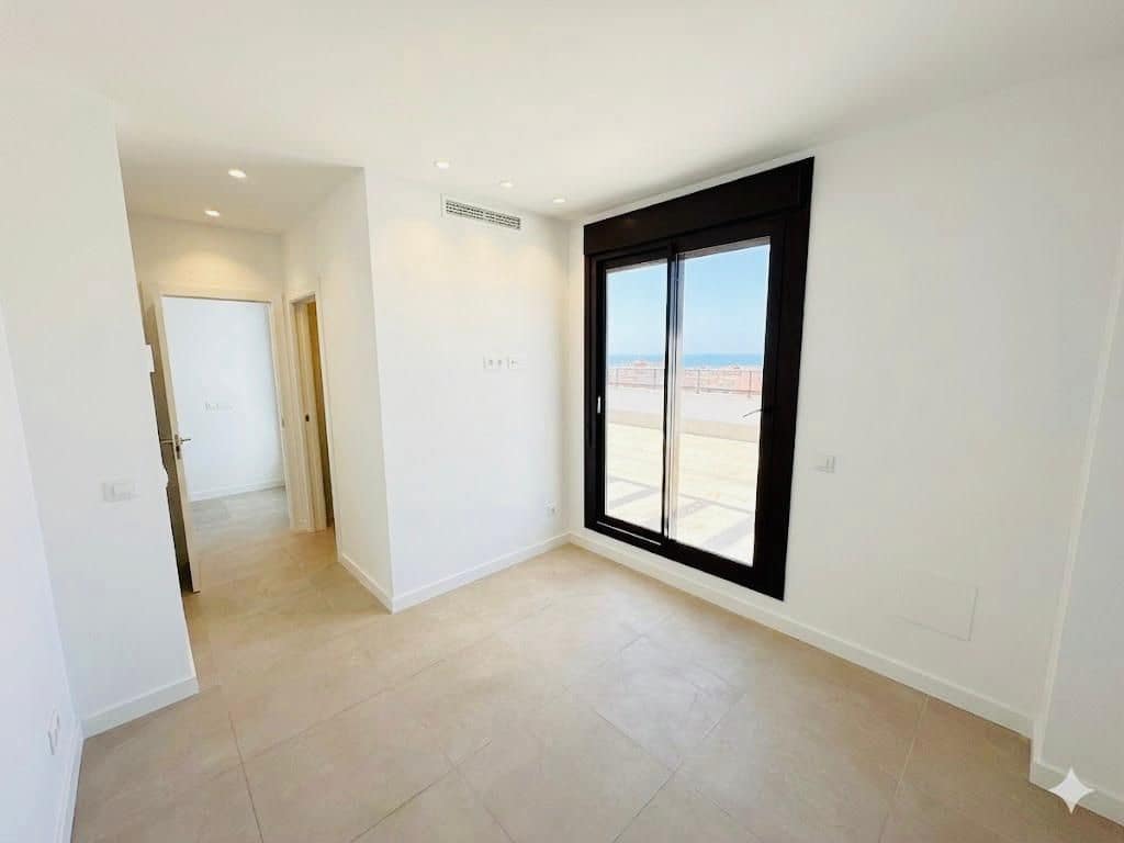 3 quarto Penthouse para venda em Torrox-Costa com piscina garagem - 675 000 € (Ref: 9854351)