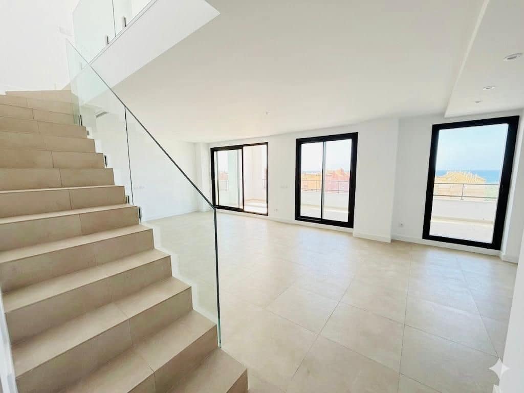 3 quarto Penthouse para venda em Torrox-Costa com piscina garagem - 675 000 € (Ref: 9854351)