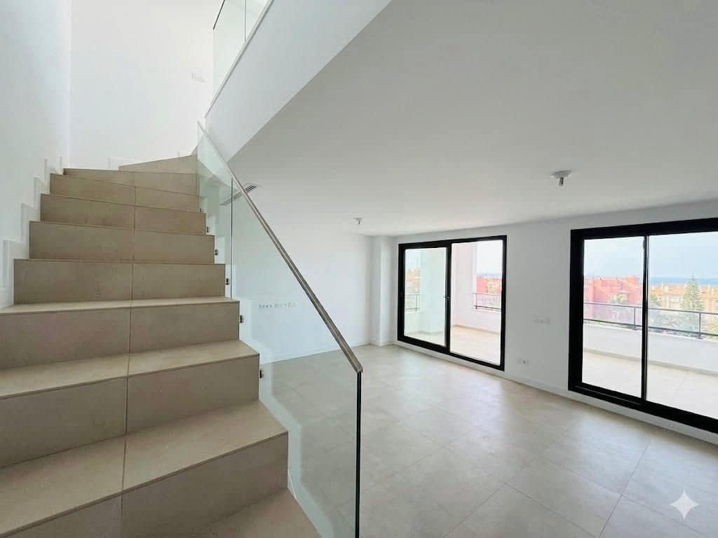 3 quarto Penthouse para venda em Torrox-Costa com piscina garagem - 675 000 € (Ref: 9854351)