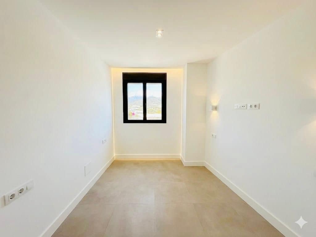 3 quarto Penthouse para venda em Torrox-Costa com piscina garagem - 675 000 € (Ref: 9854351)
