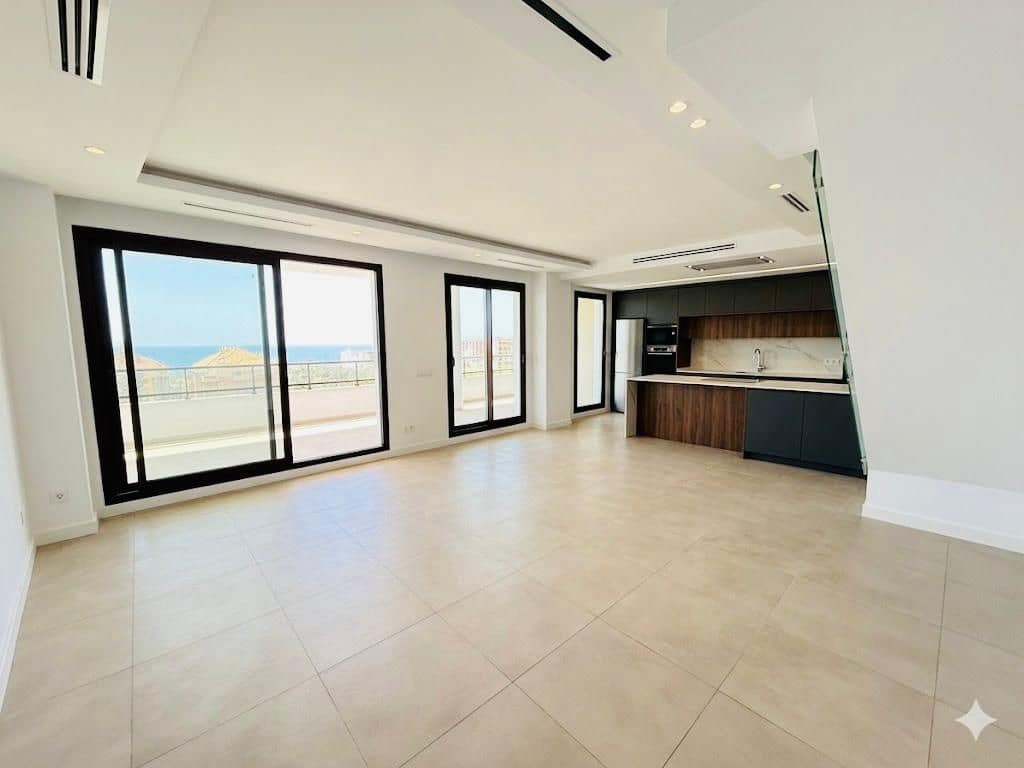 3 quarto Penthouse para venda em Torrox-Costa com piscina garagem - 675 000 € (Ref: 9854351)