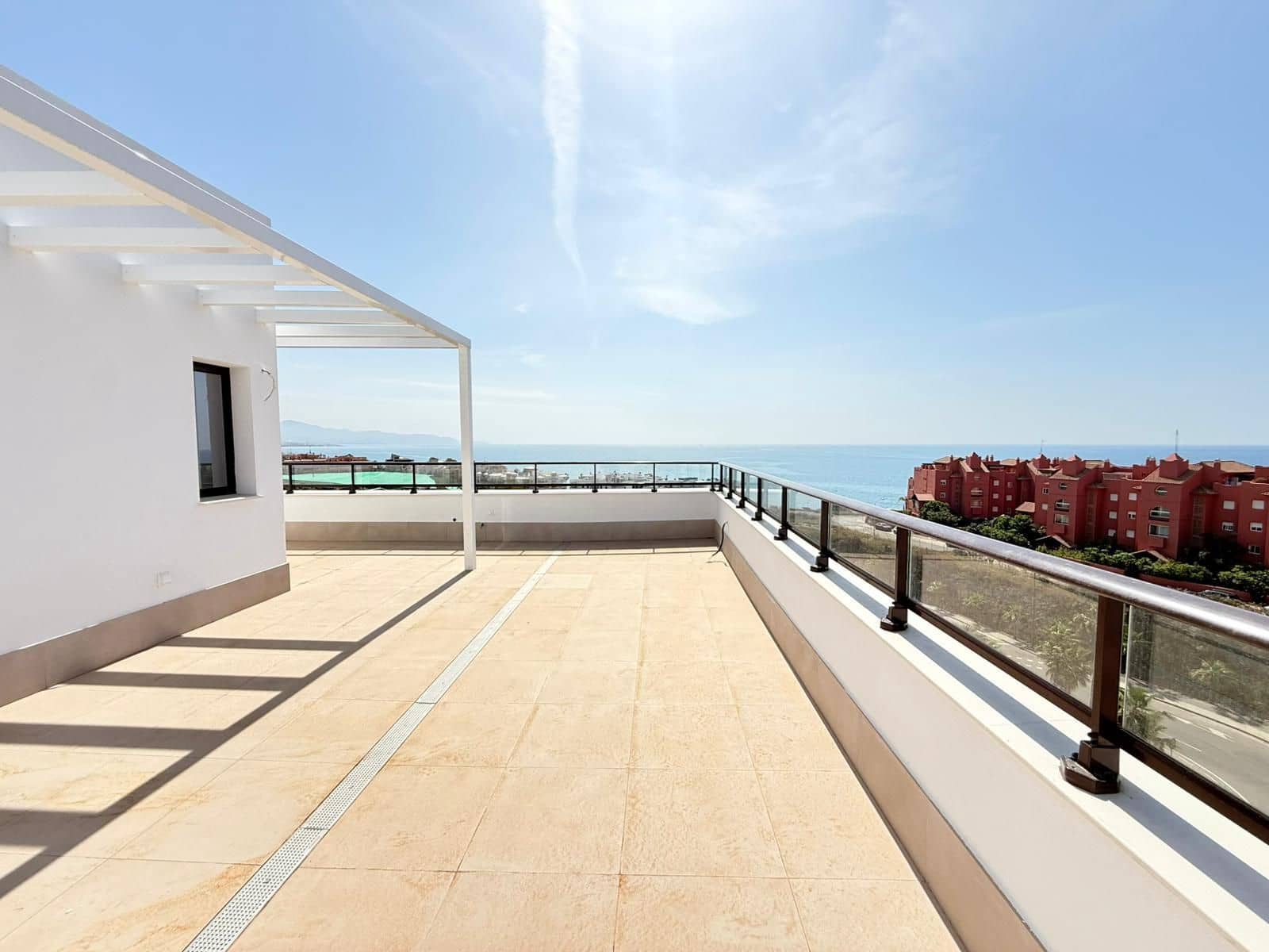 3 quarto Penthouse para venda em Torrox-Costa com piscina garagem - 675 000 € (Ref: 9854351)