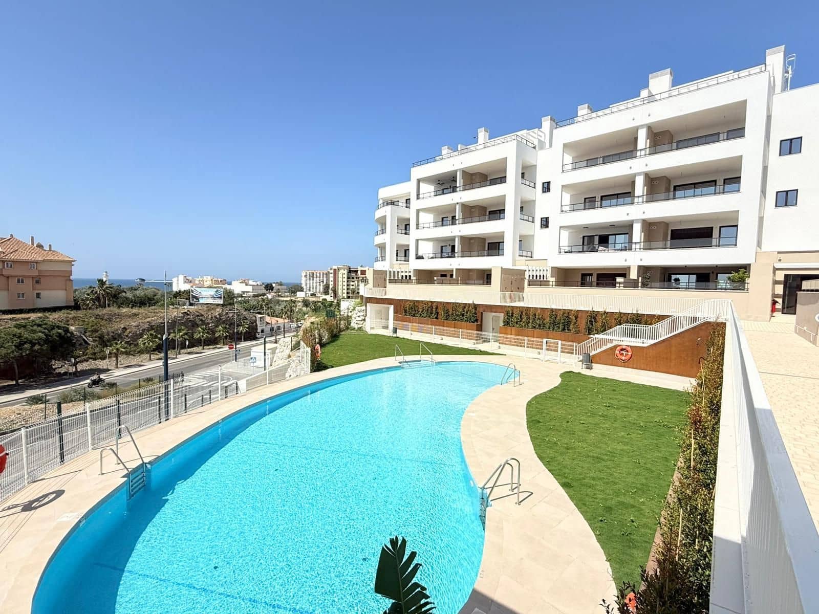 3 quarto Penthouse para venda em Torrox-Costa com piscina garagem - 675 000 € (Ref: 9854351)