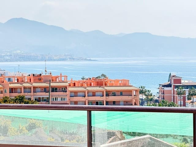 3 quarto Penthouse para venda em El Peñoncillo, Torrox com piscina garagem - 675 000 € (Ref: 9854351)
