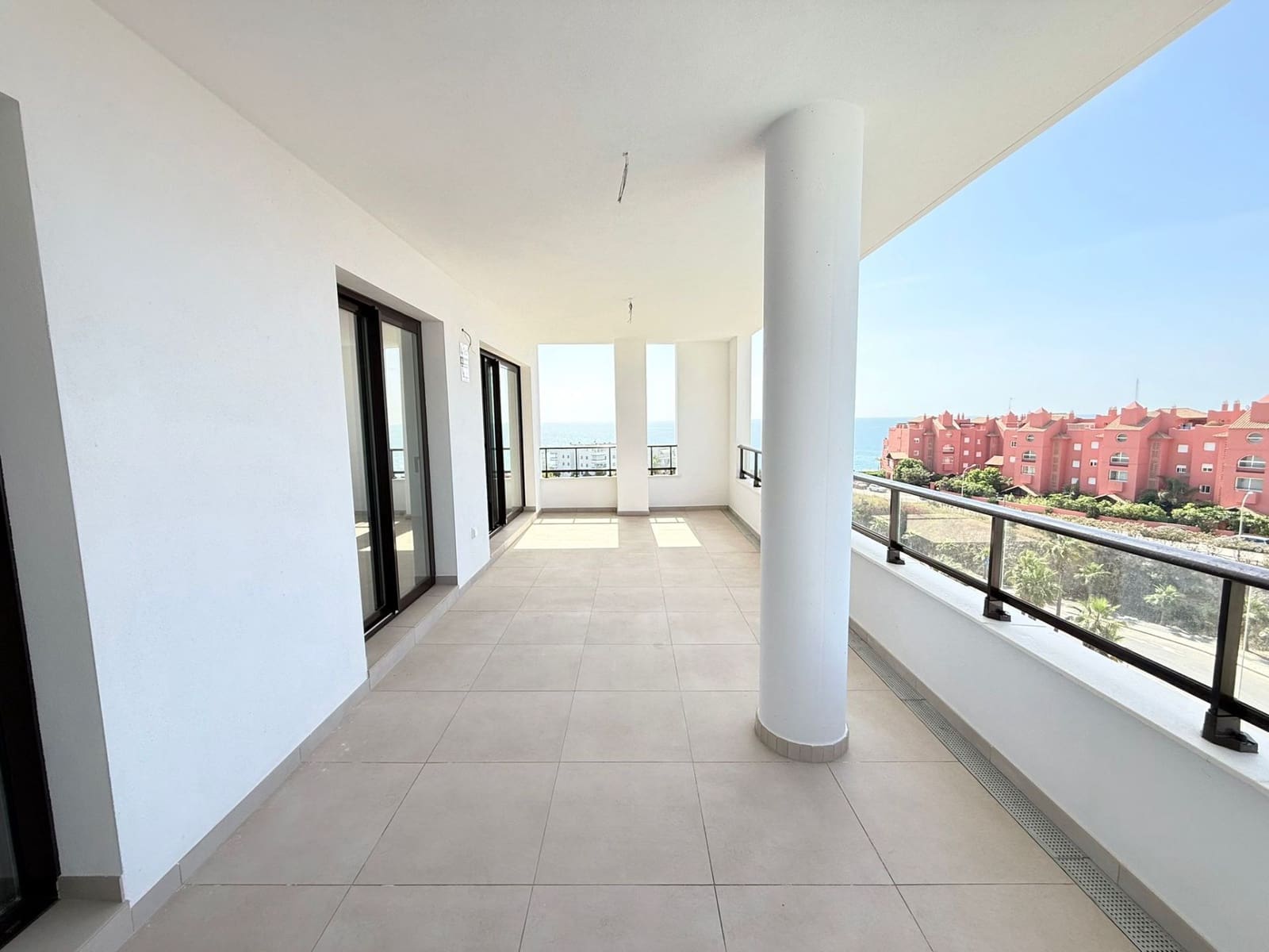 3 quarto Penthouse para venda em Torrox-Costa com piscina garagem - 675 000 € (Ref: 9854351)
