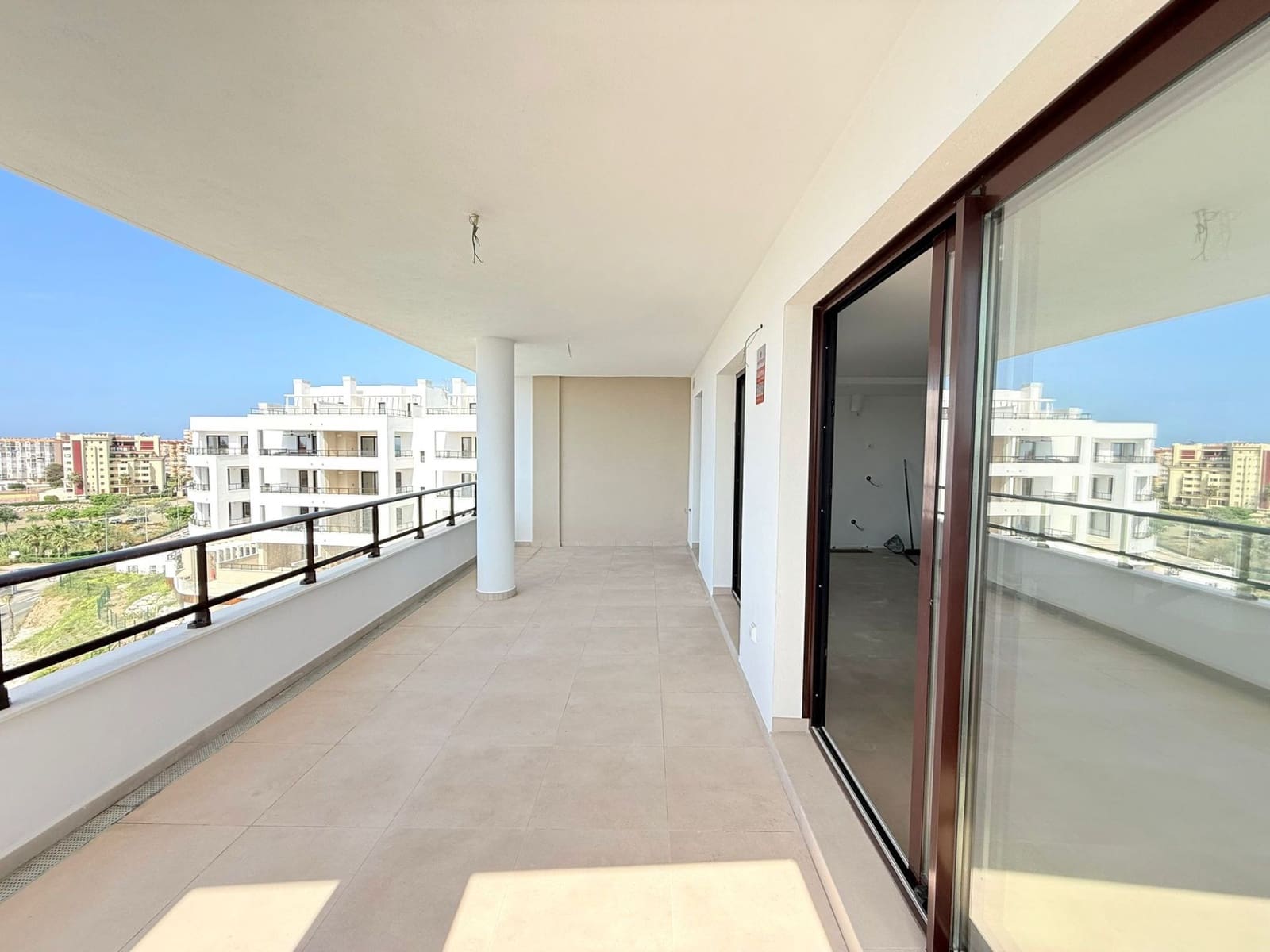 3 quarto Penthouse para venda em Torrox-Costa com piscina garagem - 675 000 € (Ref: 9854351)