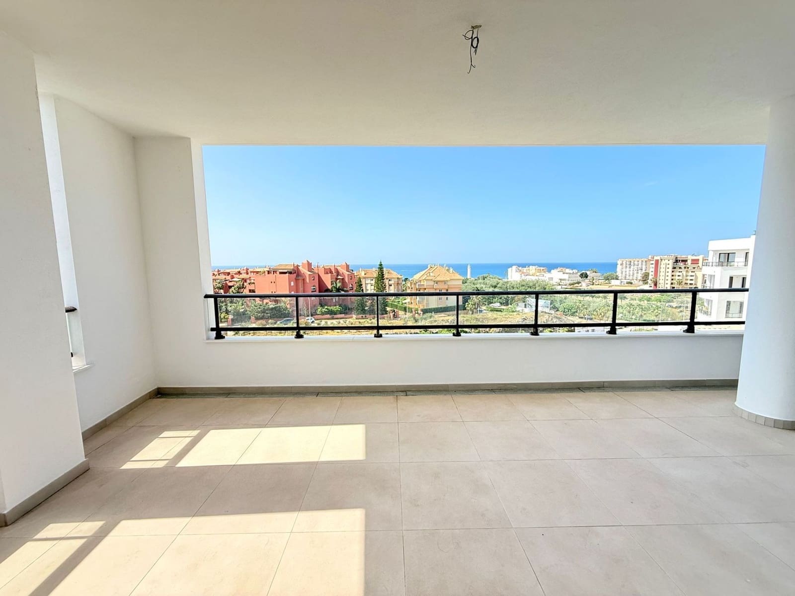 3 quarto Penthouse para venda em Torrox-Costa com piscina garagem - 675 000 € (Ref: 9854351)