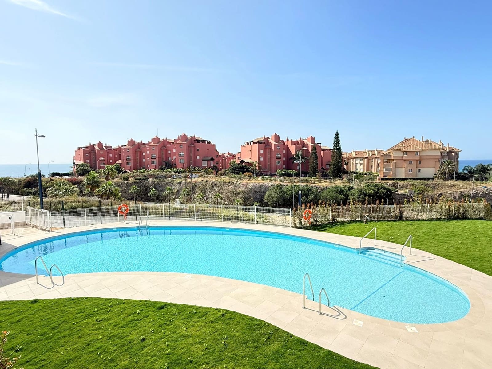 3 quarto Penthouse para venda em Torrox-Costa com piscina garagem - 675 000 € (Ref: 9854351)