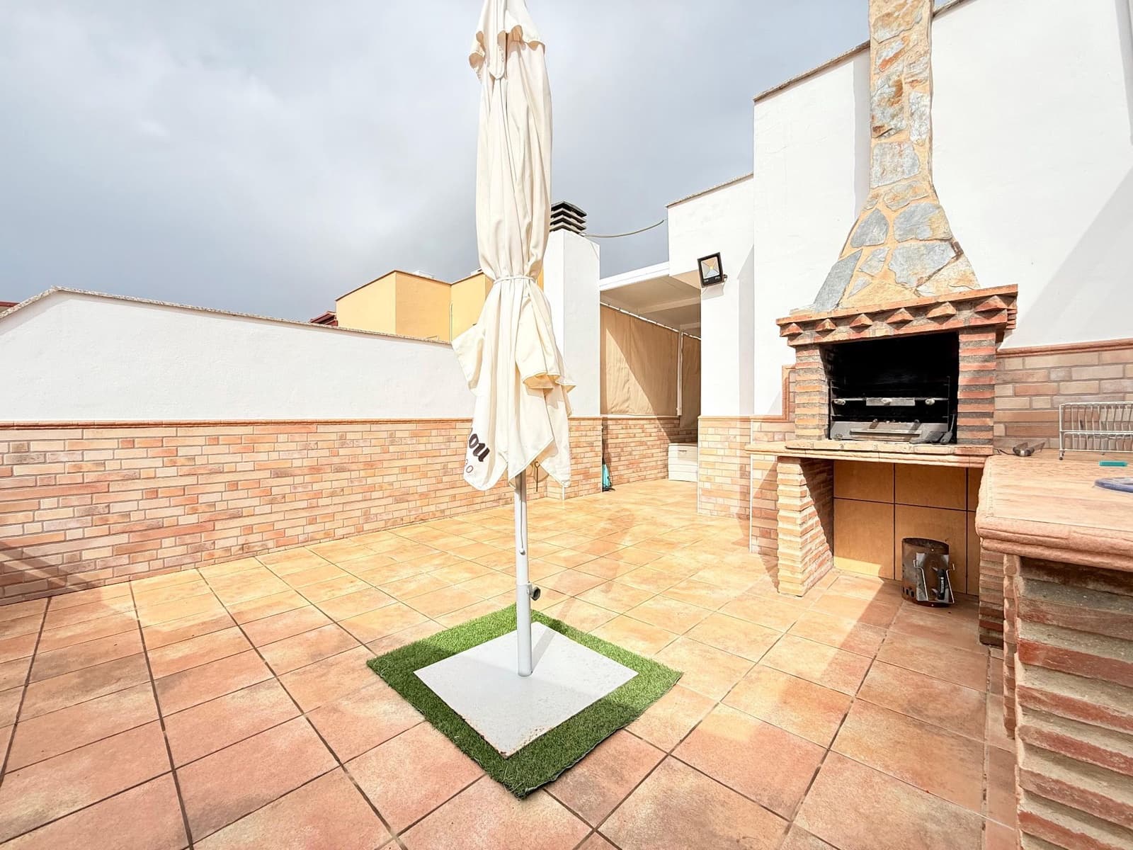 4 sovrum Semi-fristående Villa till salu i Velez-Malaga - 299 900 € (Ref: 9854352)