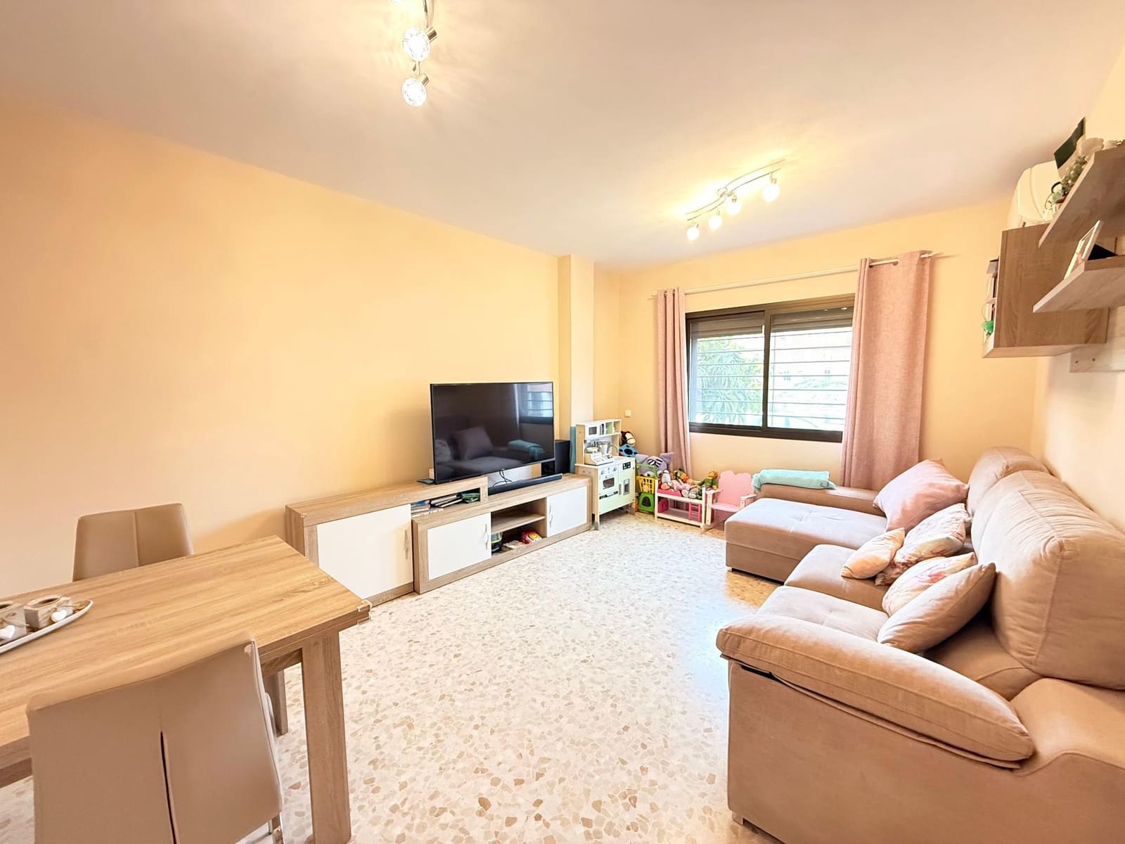 4 sovrum Semi-fristående Villa till salu i Velez-Malaga - 299 900 € (Ref: 9854352)