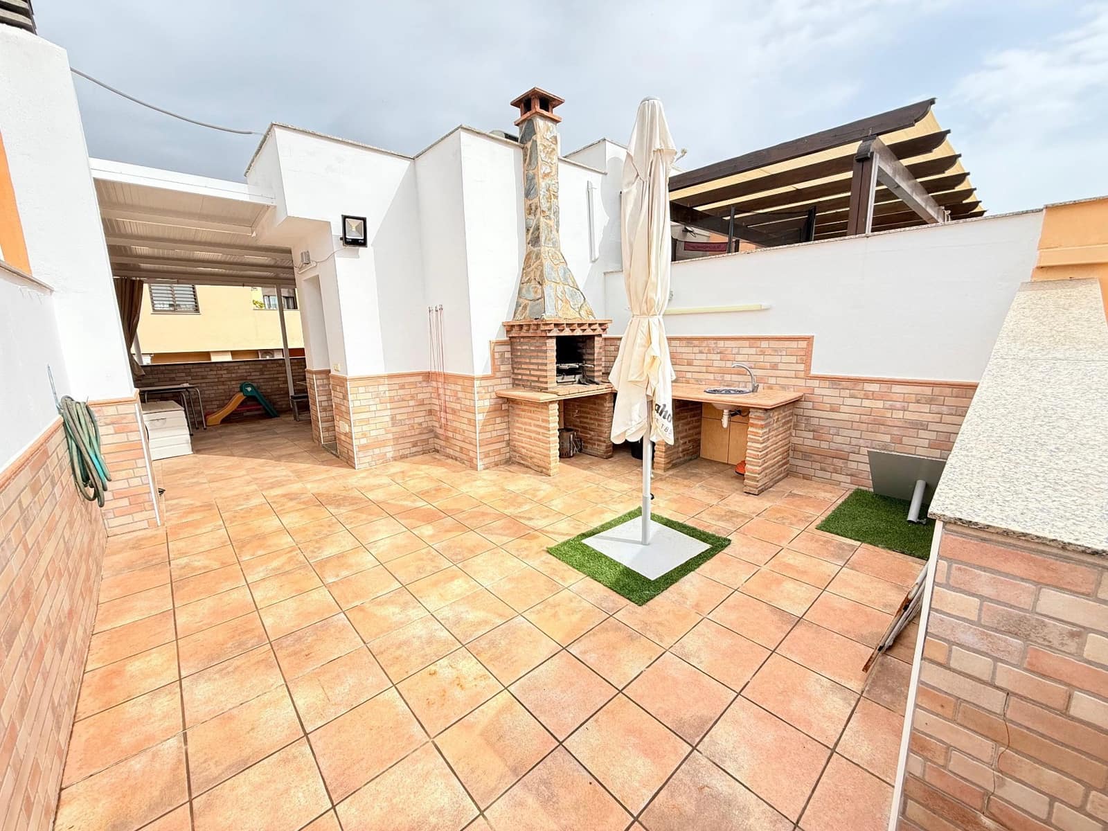 4 sovrum Semi-fristående Villa till salu i Velez-Malaga - 299 900 € (Ref: 9854352)