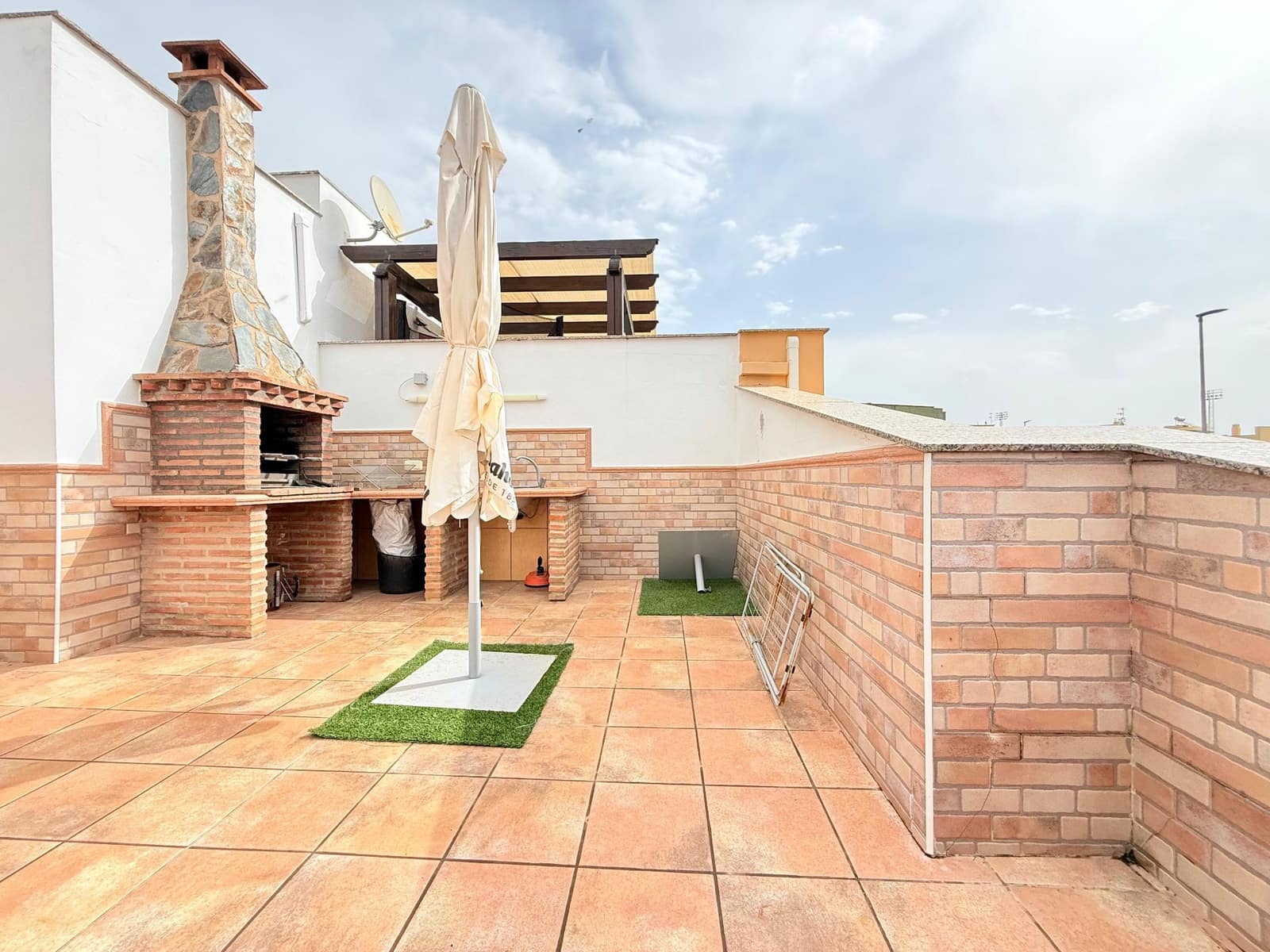 4 sovrum Semi-fristående Villa till salu i Velez-Malaga - 299 900 € (Ref: 9854352)