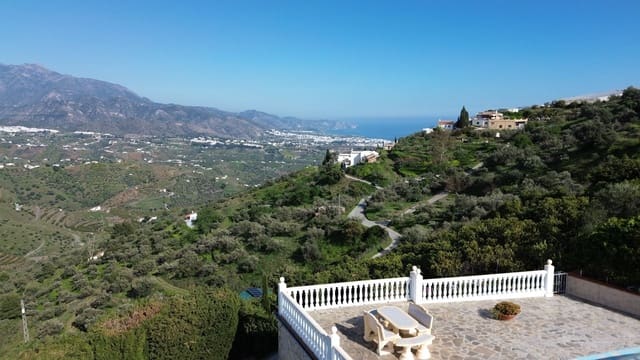 3 quarto Quinta/Casa Rural para venda em Torrox-Costa, Torrox com piscina garagem - 879 000 € (Ref: 9854353)