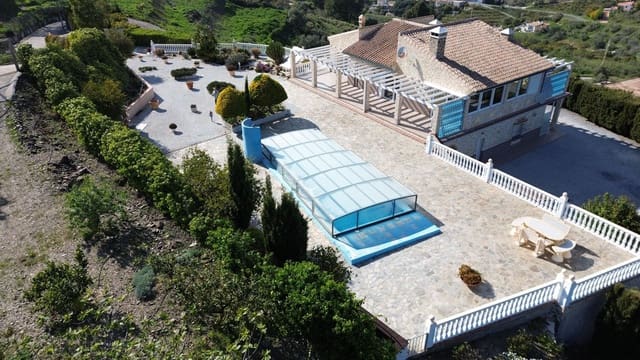 3 quarto Quinta/Casa Rural para venda em Torrox-Costa, Torrox com piscina garagem - 879 000 € (Ref: 9854353)