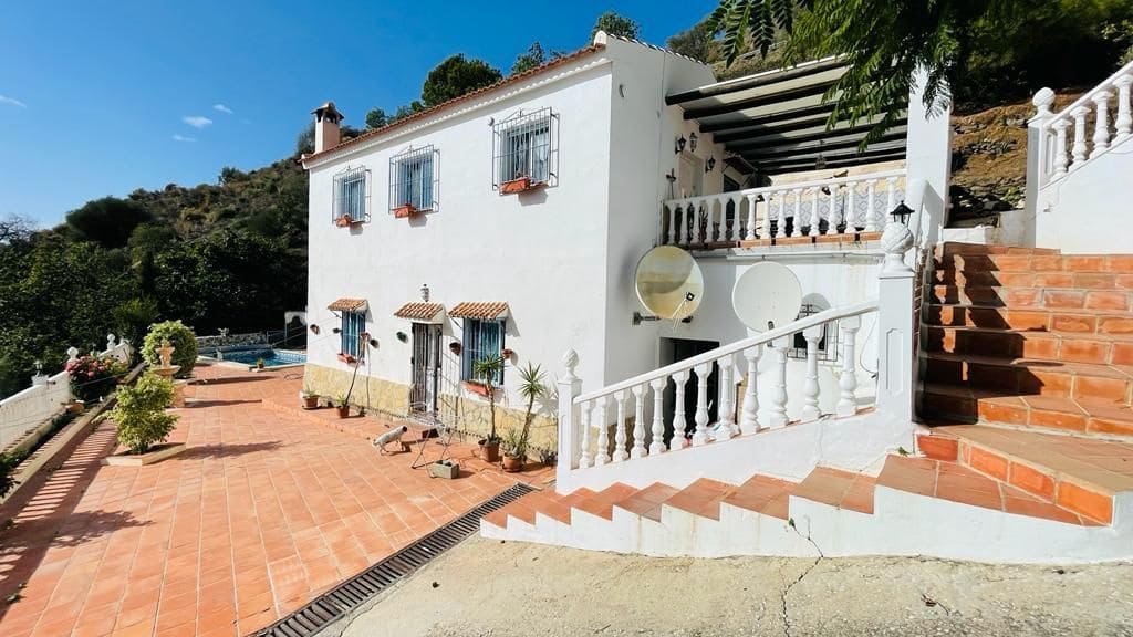 4 bedroom Finca/Country House for sale in Torrox with pool garage - € 399,900 (Ref: 9854356)