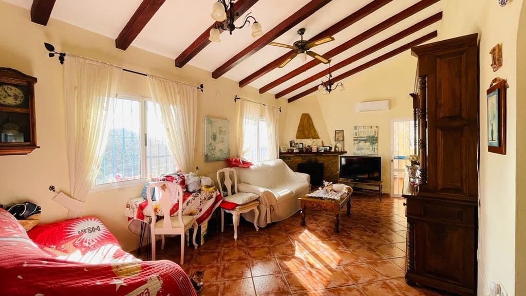 4 bedroom Finca/Country House for sale in Torrox with pool garage - € 399,900 (Ref: 9854356)