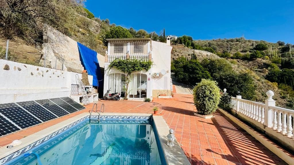 4 bedroom Finca/Country House for sale in Torrox with pool garage - € 399,900 (Ref: 9854356)