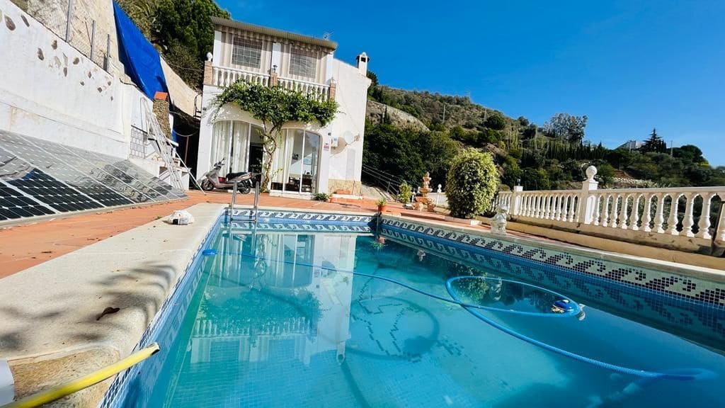 4 bedroom Finca/Country House for sale in Torrox with pool garage - € 399,900 (Ref: 9854356)