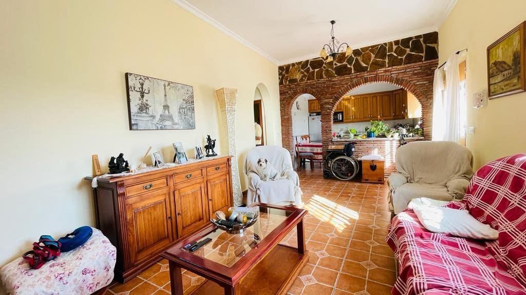 4 bedroom Finca/Country House for sale in Torrox with pool garage - € 399,900 (Ref: 9854356)