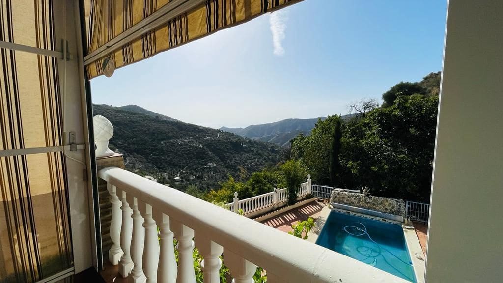 4 bedroom Finca/Country House for sale in Torrox with pool garage - € 399,900 (Ref: 9854356)