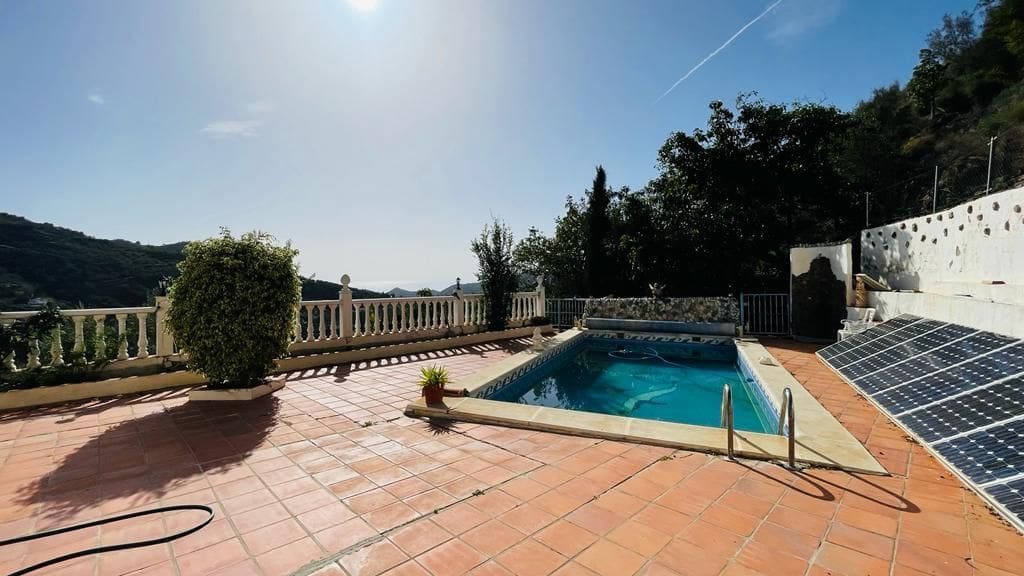4 bedroom Finca/Country House for sale in Torrox with pool garage - € 399,900 (Ref: 9854356)