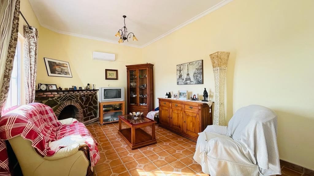 4 bedroom Finca/Country House for sale in Torrox with pool garage - € 399,900 (Ref: 9854356)