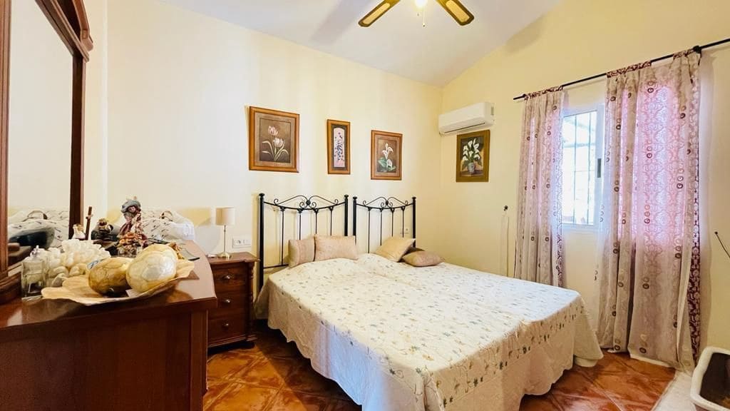 4 bedroom Finca/Country House for sale in Torrox with pool garage - € 399,900 (Ref: 9854356)
